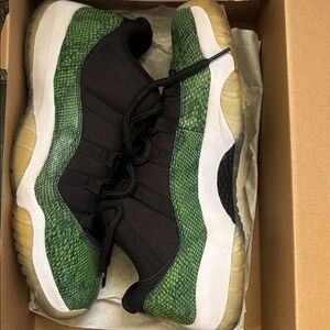 Jordan 11 Retro Low Black and White